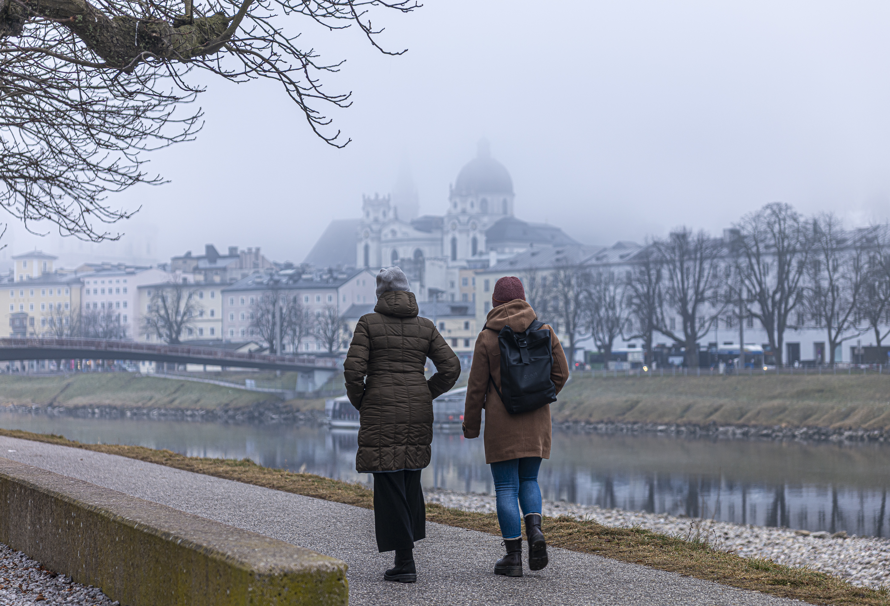 Figures along the river